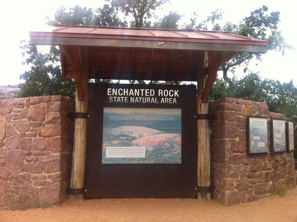 Enchanted_Rock_southwest_trailhead